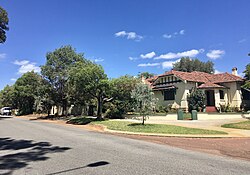Corner of Stubbs Terrace and Munsie Avenue, Daglish, Western Australia, January 2022 03